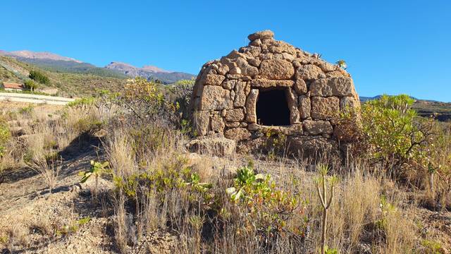 Terreno en Venta en Calle el Pinito, 12 en Los Blanquitos