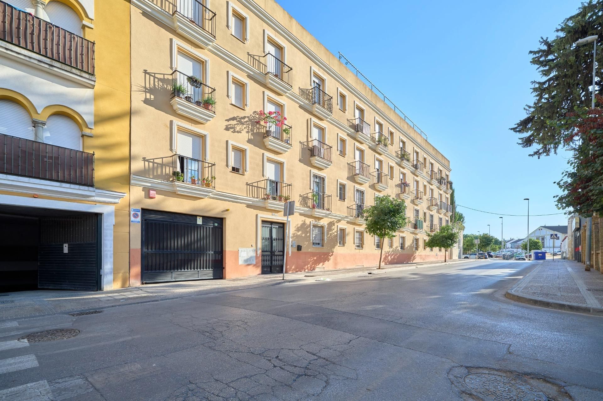 Exterior view of Apartment for sale in Jerez de la Frontera  with Air Conditioner and Storage room