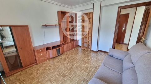 Foto 3 de Piso de alquiler en Constitucion Española, Barriada Militar 2 de Mayo - Capiscol, Burgos Capital