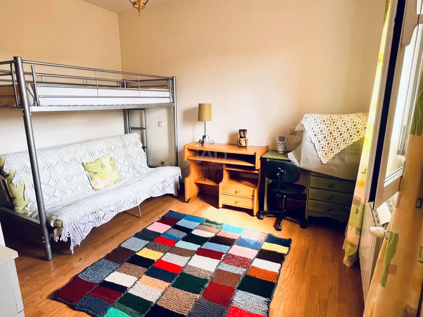 Habitación de Casa adosada en venta en Herradón de Pinares con Calefacción