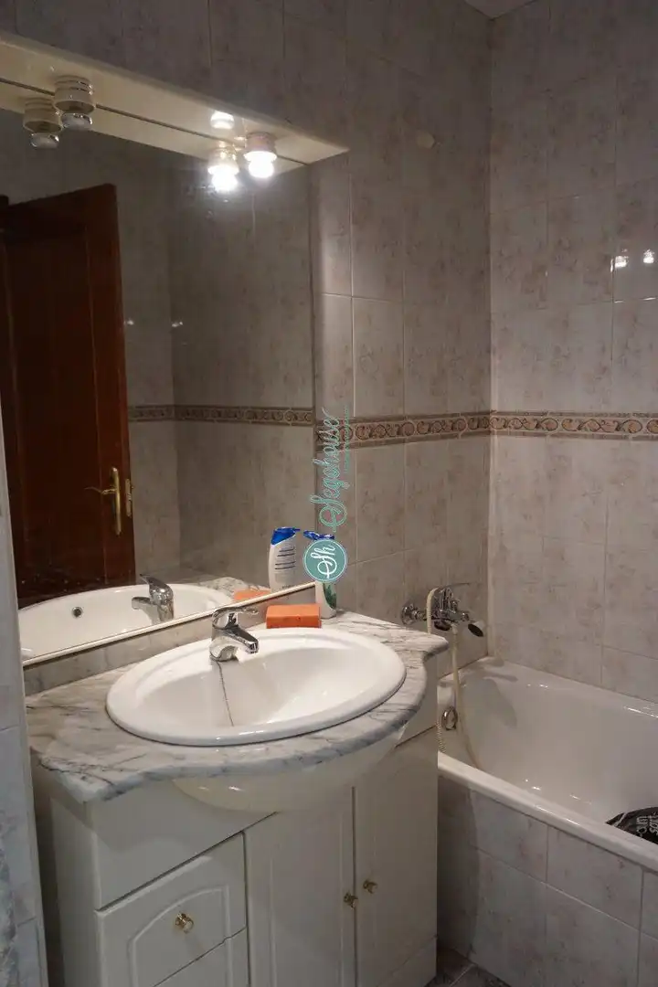 Baño de Piso en venta en Segovia con Calefacción, Parquet y Terraza
