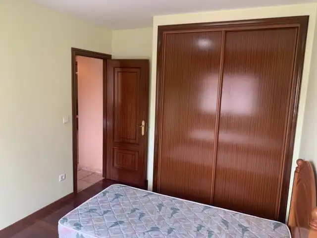 Habitación de Apartamento en venta en Marín con Parquet, Trastero y Amueblado