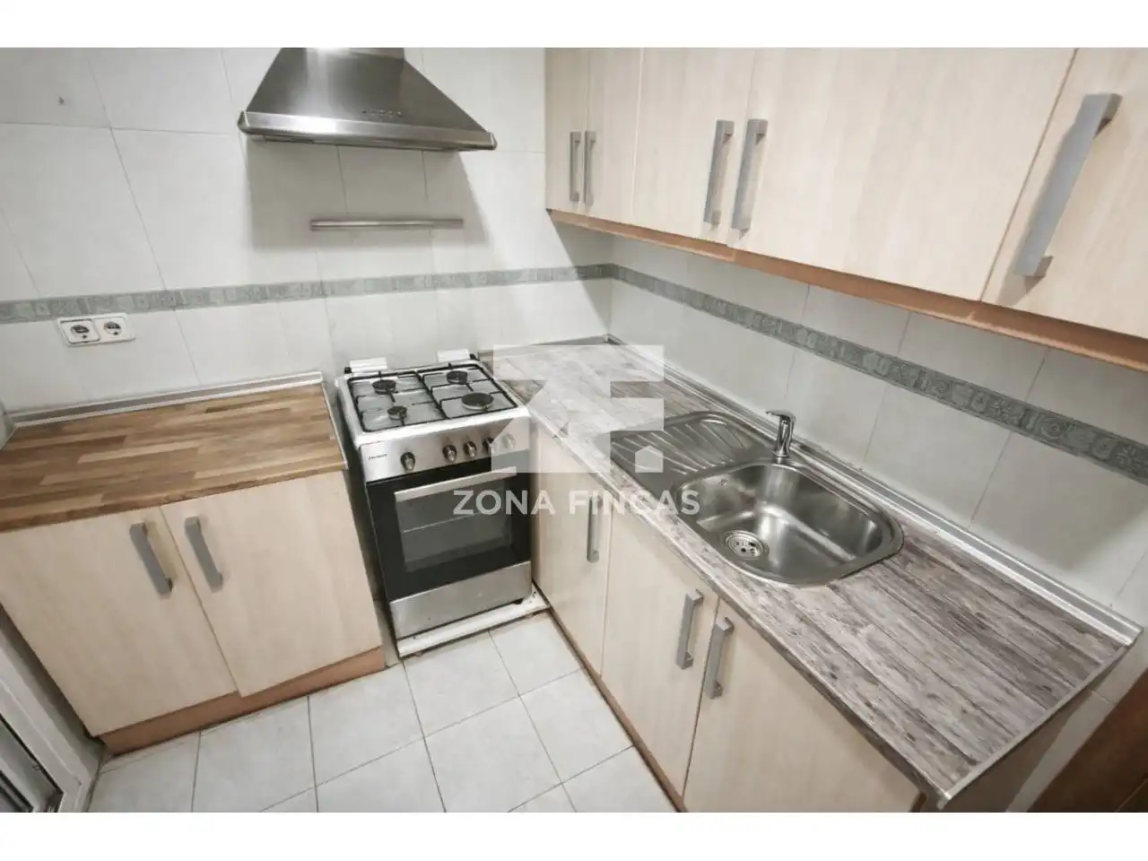 Cocina de Apartamento en venta en Santa Coloma de Gramenet