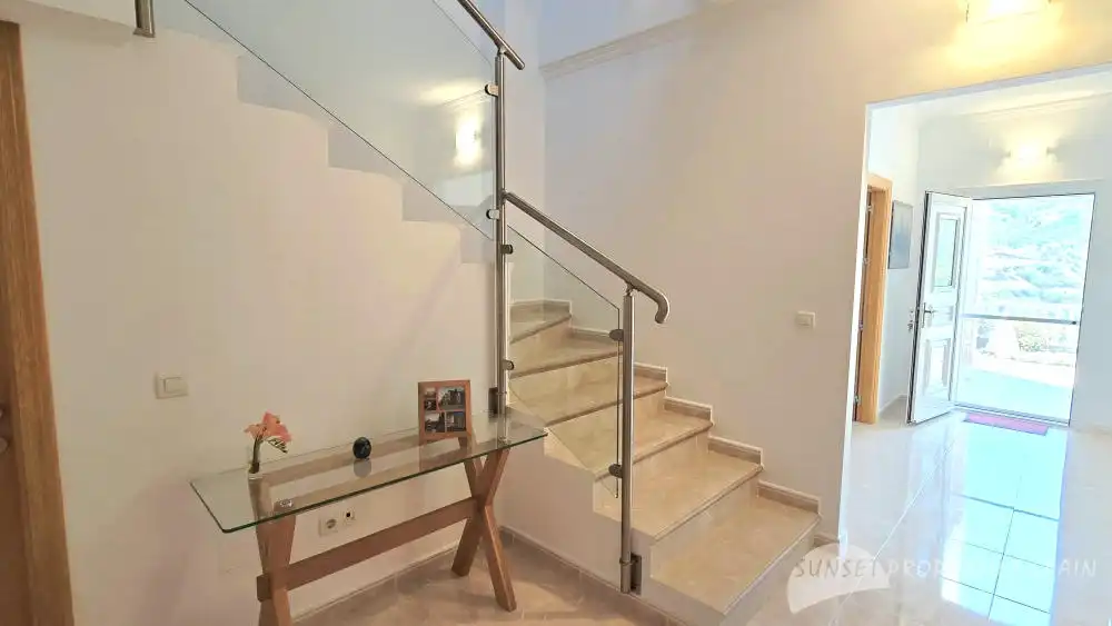 Houses for sale in Cómpeta  with Air Conditioner, Private garden and Swimming Pool