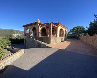 Vista exterior de Finca rústica en venda en Estepona amb Calefacció, Jardí privat i Terrassa
