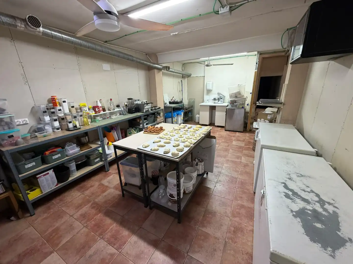 Local comercial en traspàs a Les Corts, imagen 19