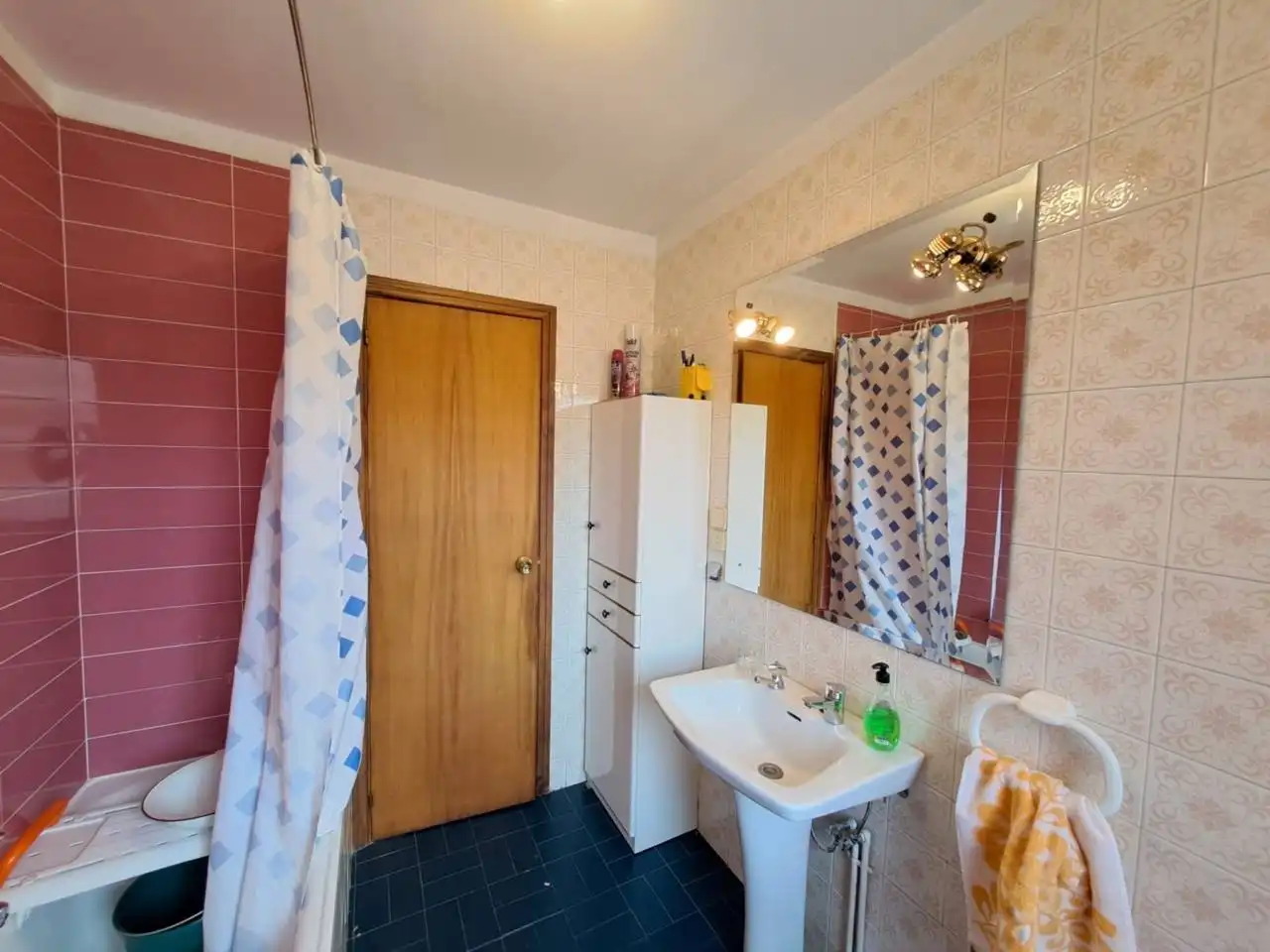 Badezimmer von Wohnung zum Verkauf in Burgos mit Heizung und Terrasse