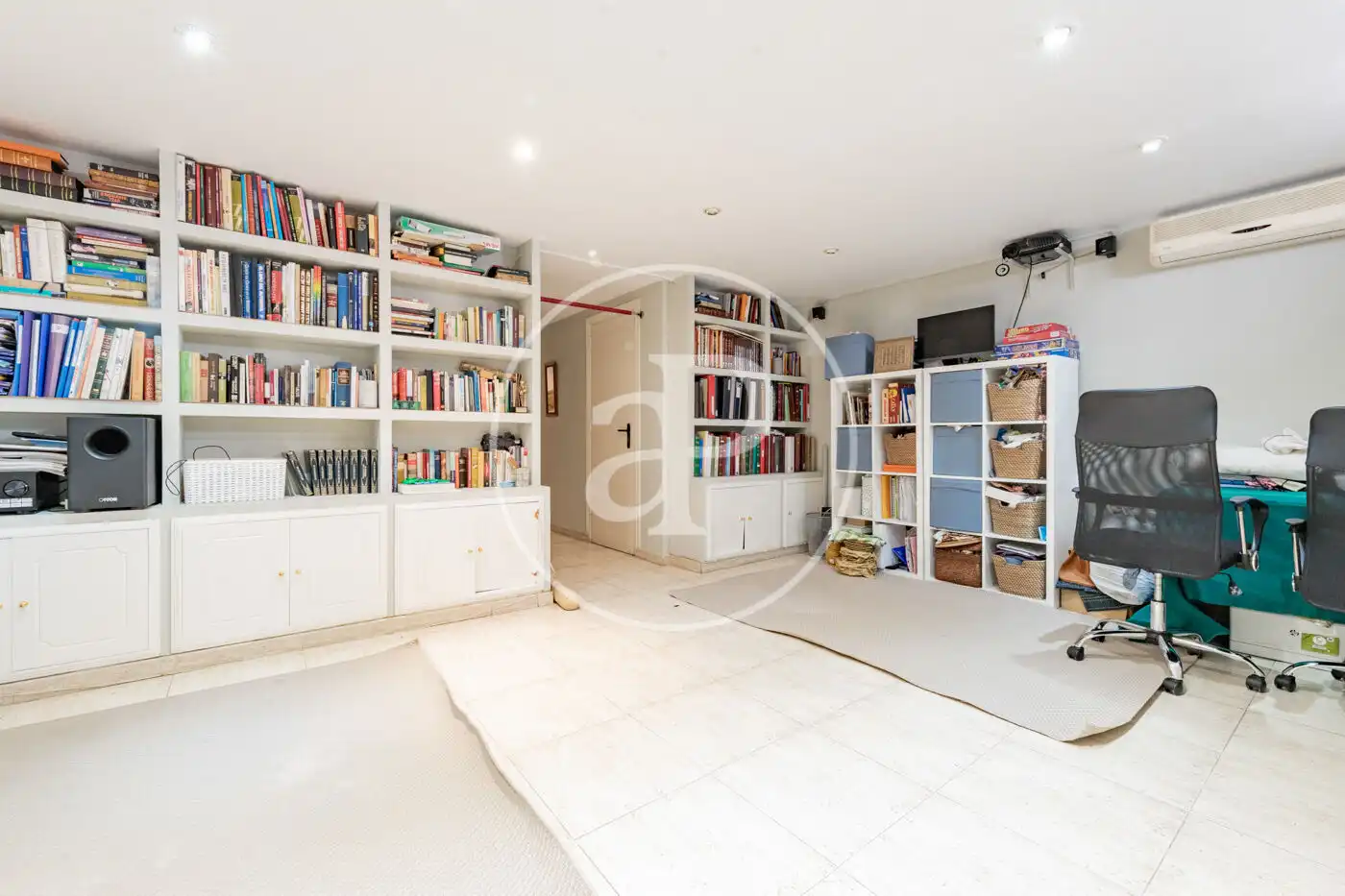 Casa adosada en venta en Madrid con Aire acondicionado, Calefacción y Jardín privado