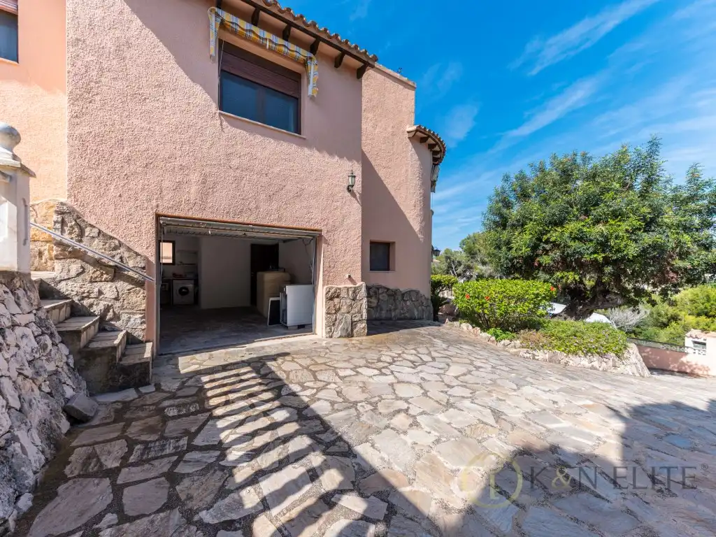 Vista exterior de Casa o xalet en venda en Benissa amb Calefacció, Jardí privat i Piscina