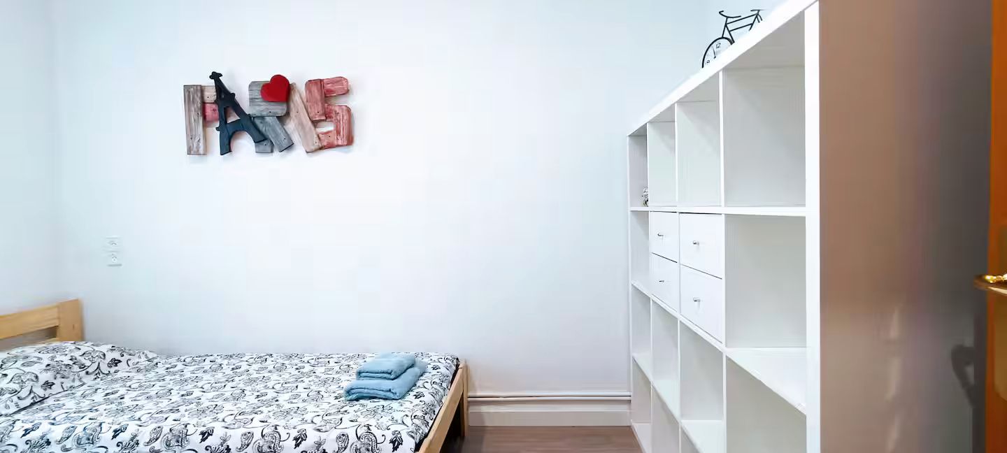 Dormitori de Apartament de lloguer en Granollers amb Moblat i Es permeten mascotes