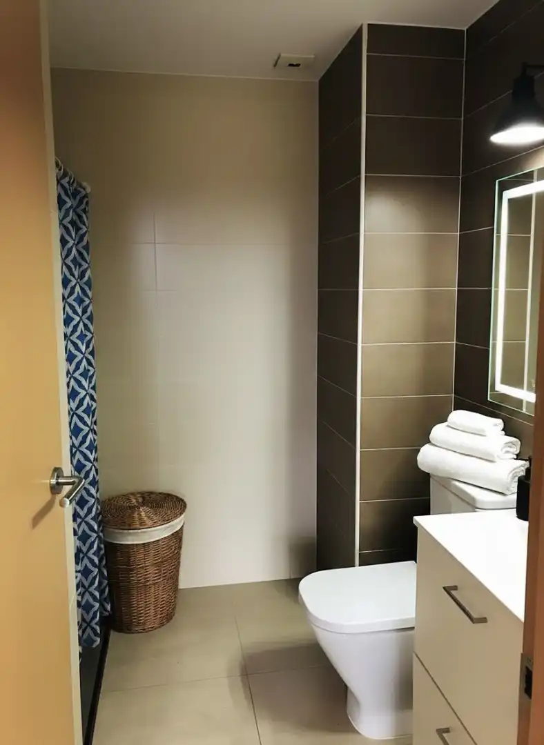 Bany de Pis en venda en Salt amb Aire condicionat, Calefacció i Parquet