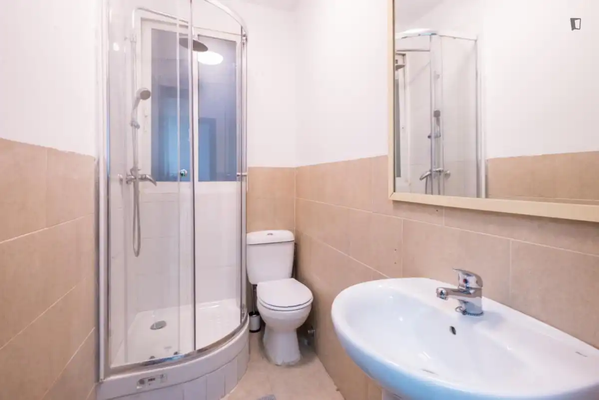 Habitación en Cortes - Huertas