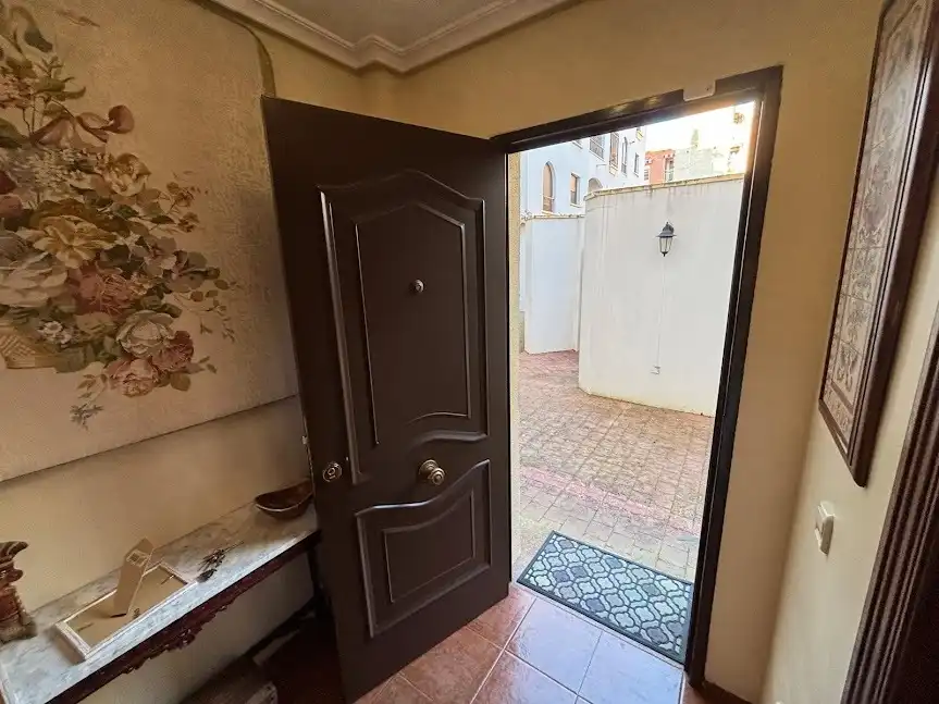 Houses for sale in Linares  with Air Conditioner, Heating and Private garden