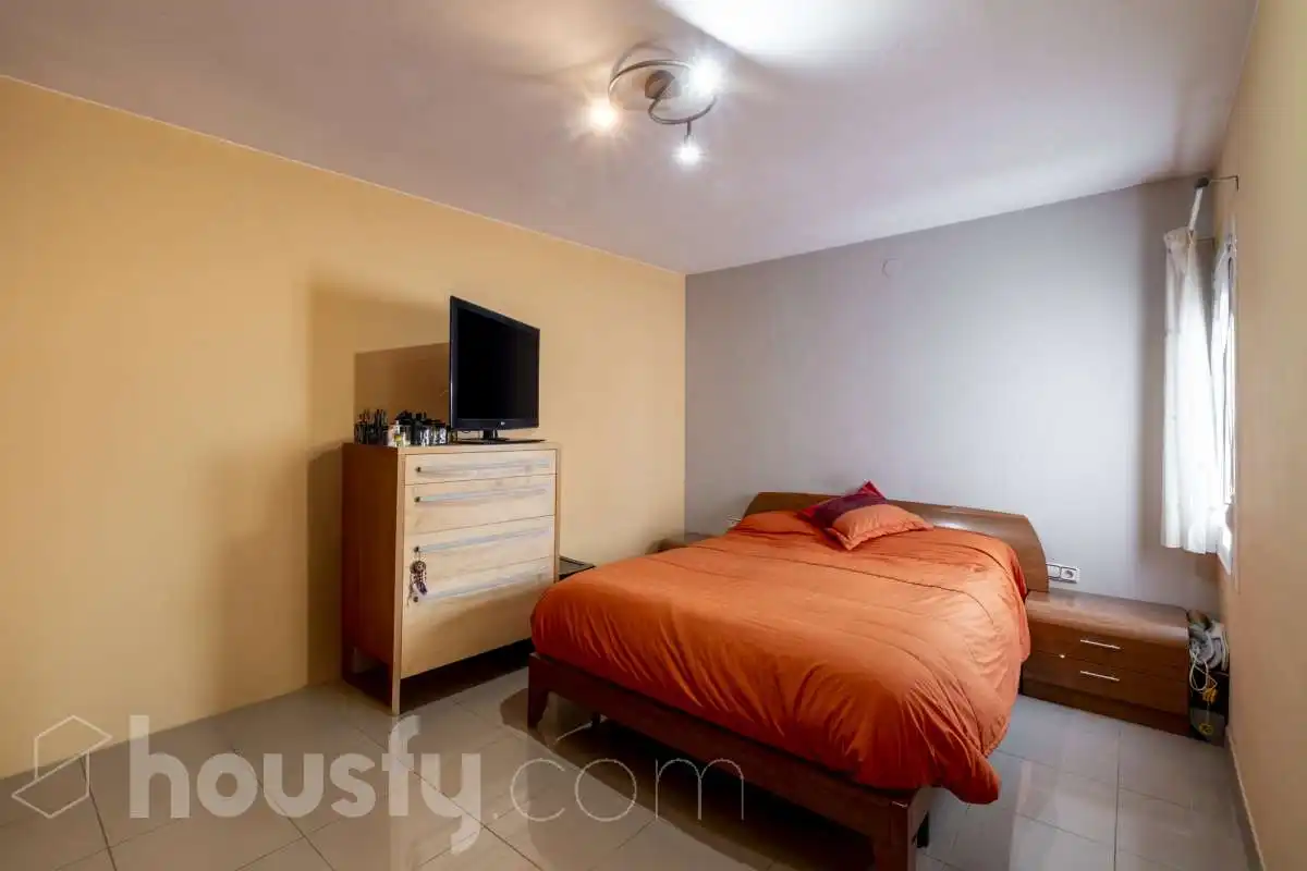 Bedroom of Attic for sale in L'Hospitalet de Llobregat  with Air Conditioner and Terrace