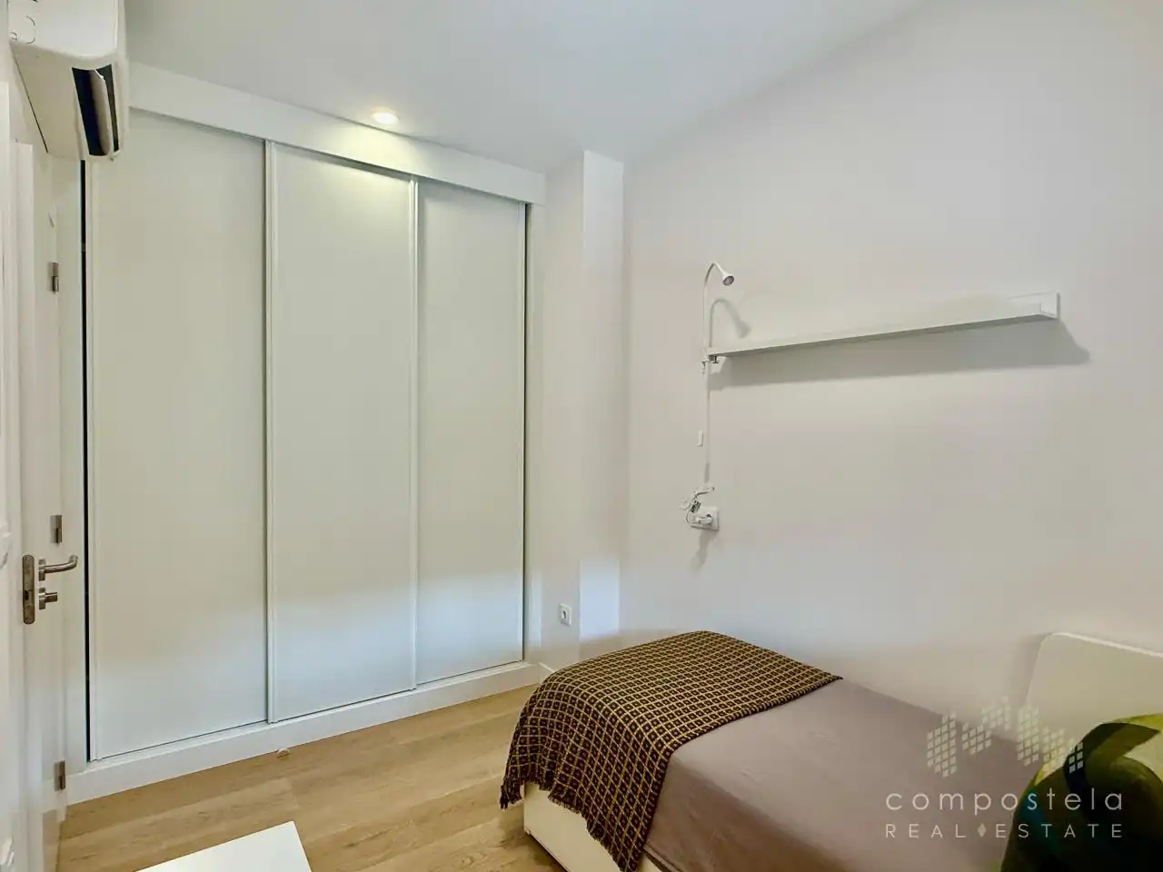 Schlafzimmer von Erdgeschoss zur Miete in Boqueixón mit Heizung und Möbliert