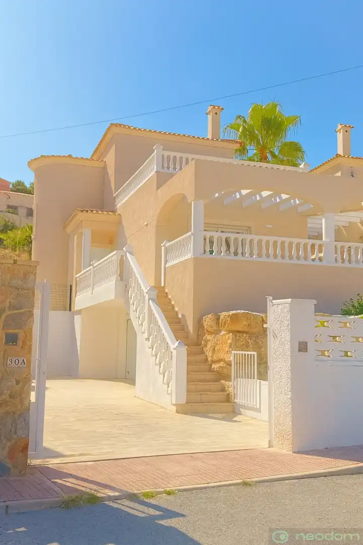 Casa amb terrassa en venda a Carrer de Torrevella, imagen 2