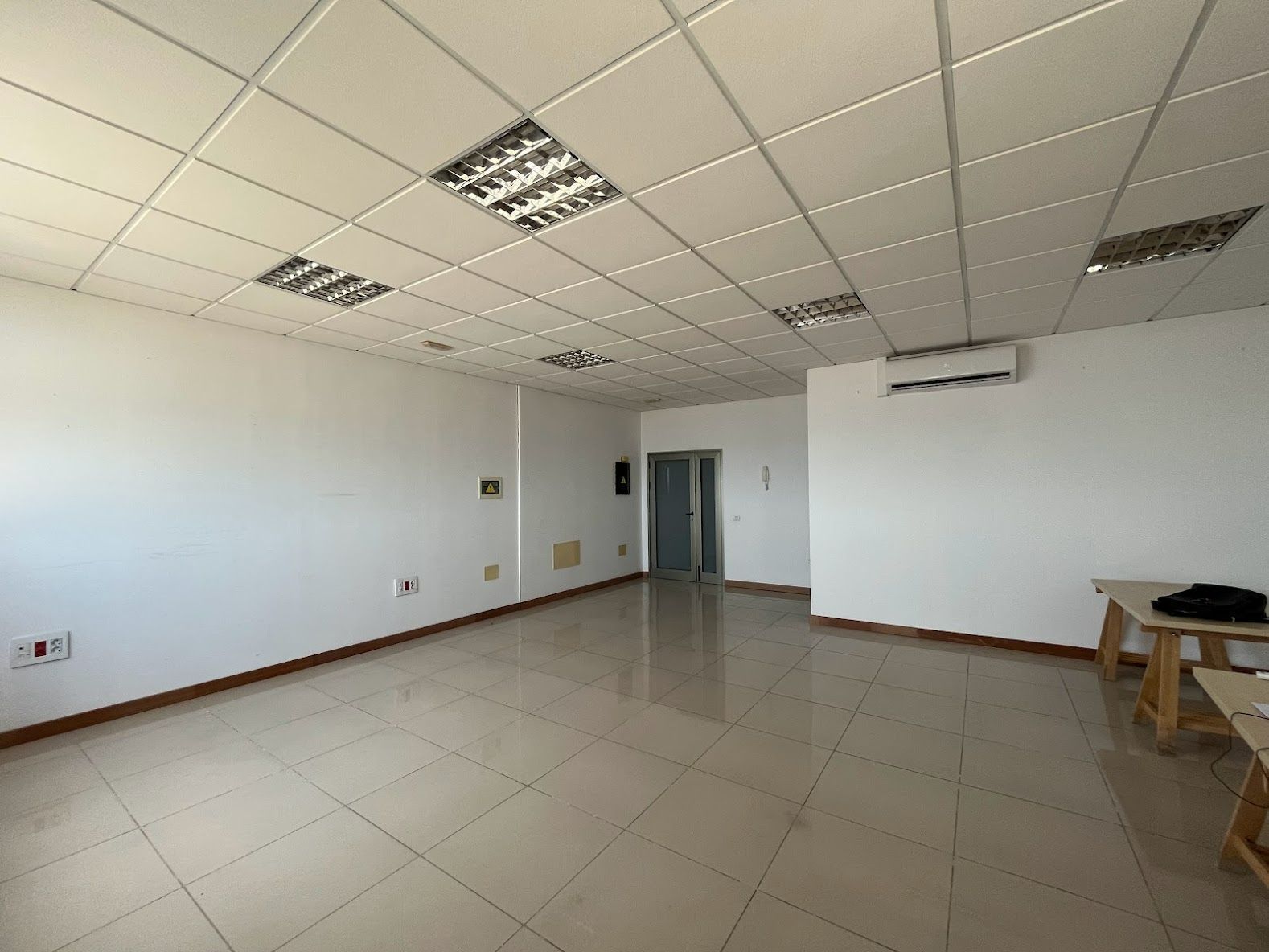 Office to rent in Arafo  with Air Conditioner
