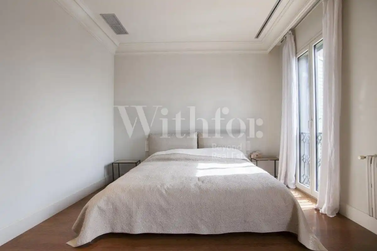 Bedroom of Flat for sale in Barcelona  with Air Conditioner, Heating and Parquet flooring