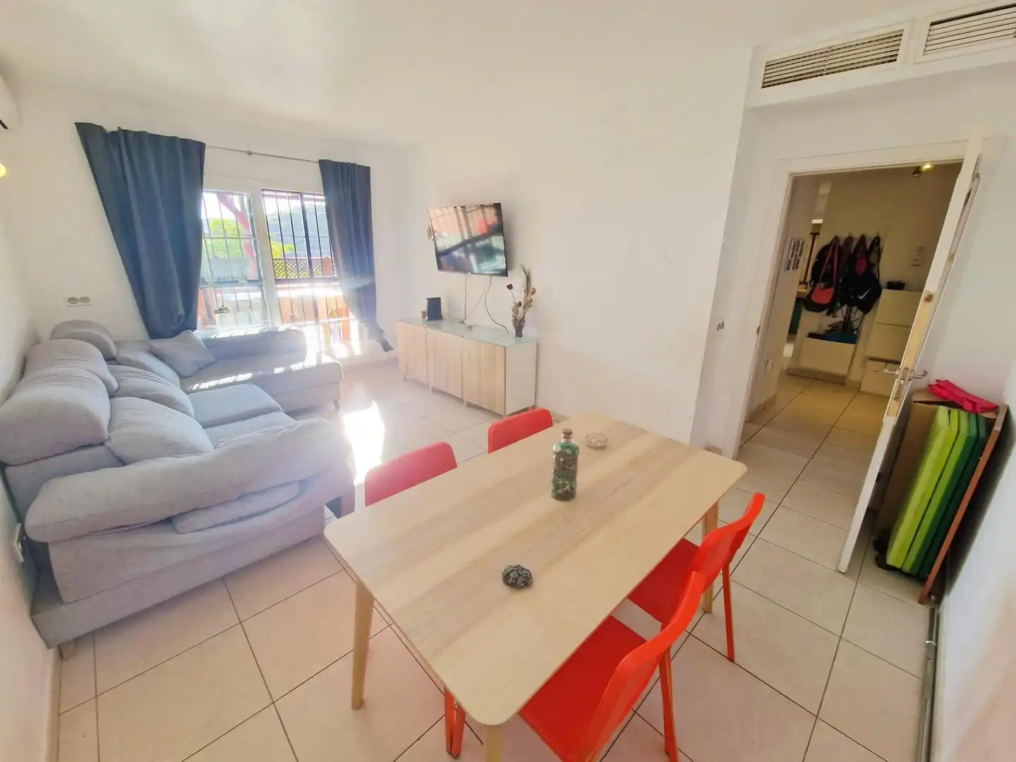 Wohnzimmer von Wohnung zum Verkauf in Rincón de la Victoria mit Klimaanlage, Heizung und Terrasse