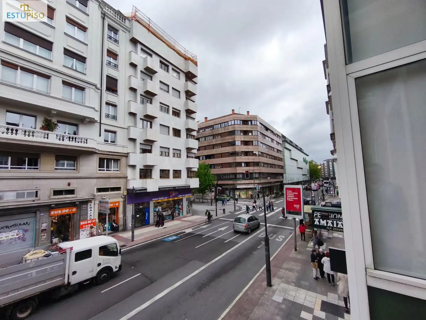 Vista exterior de Piso en venta en Vitoria - Gasteiz con Calefacción, Parquet y Terraza