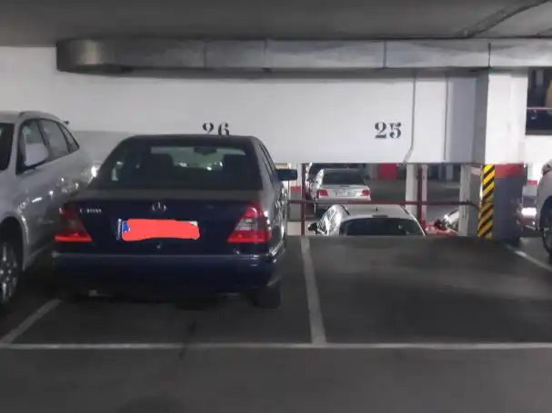 Parking of Garage for rent in Madrid