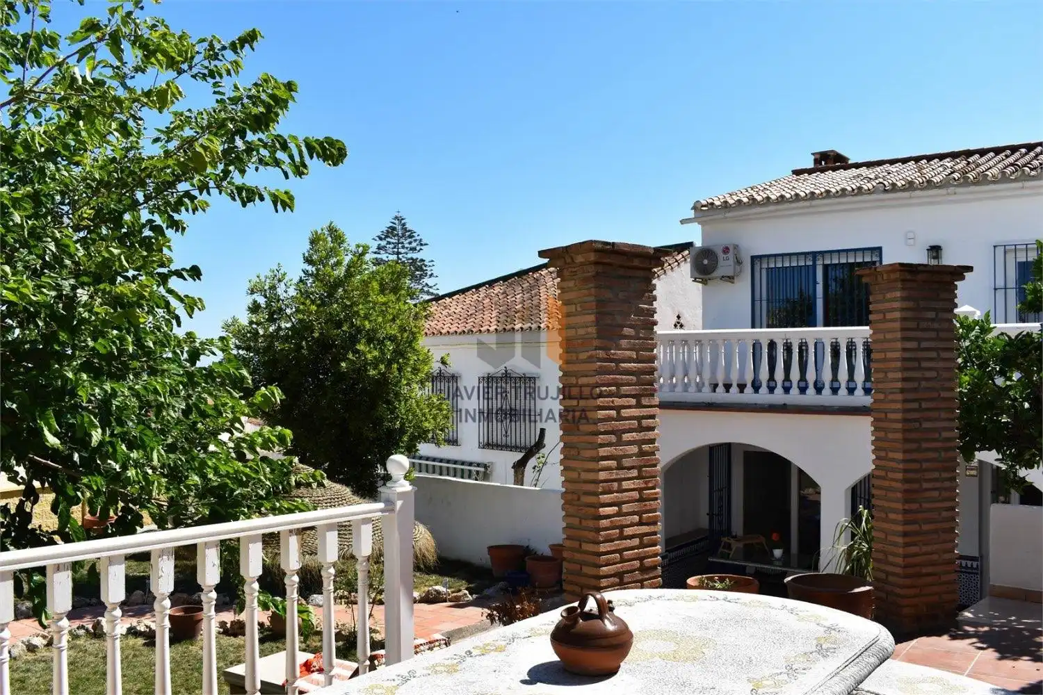 Vista exterior de Casa o xalet en venda en Vélez-Málaga amb Terrassa, Traster i Moblat