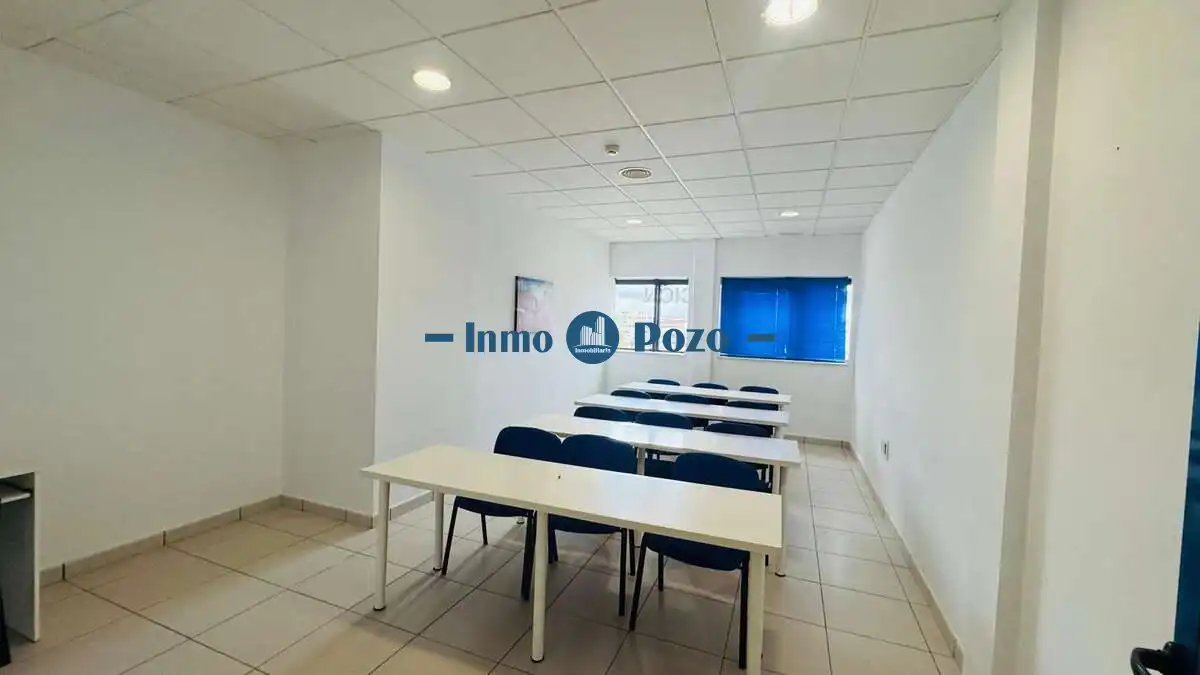 Büro zum Verkauf in Almendralejo