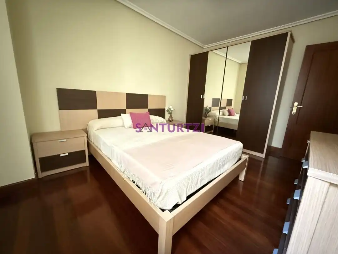 Bedroom of Flat for sale in Santurtzi   with Heating, Terrace and Furnished