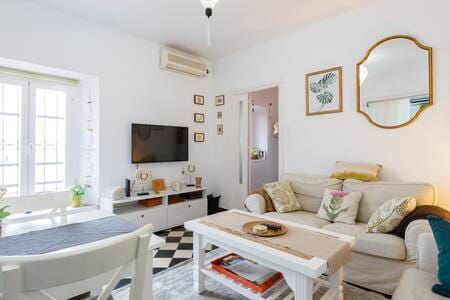 Sala d'estar de Pis en venda en El Puerto de Santa María amb Aire condicionat, Terrassa i Moblat