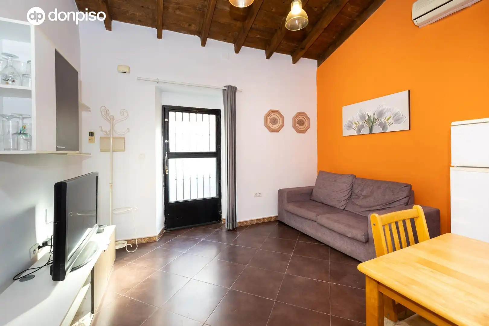 Sala d'estar de Casa adosada en venda en Motril amb Aire condicionat