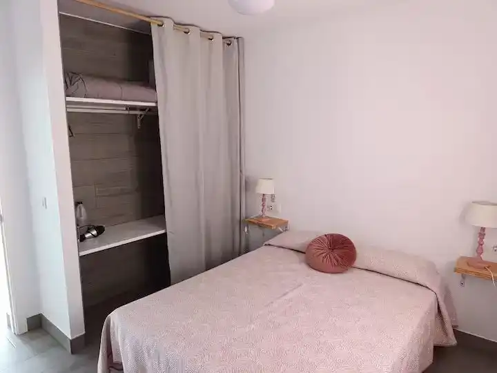 Dormitori de Casa adosada en venda en Vejer de la Frontera amb Jardí privat, Traster i Moblat