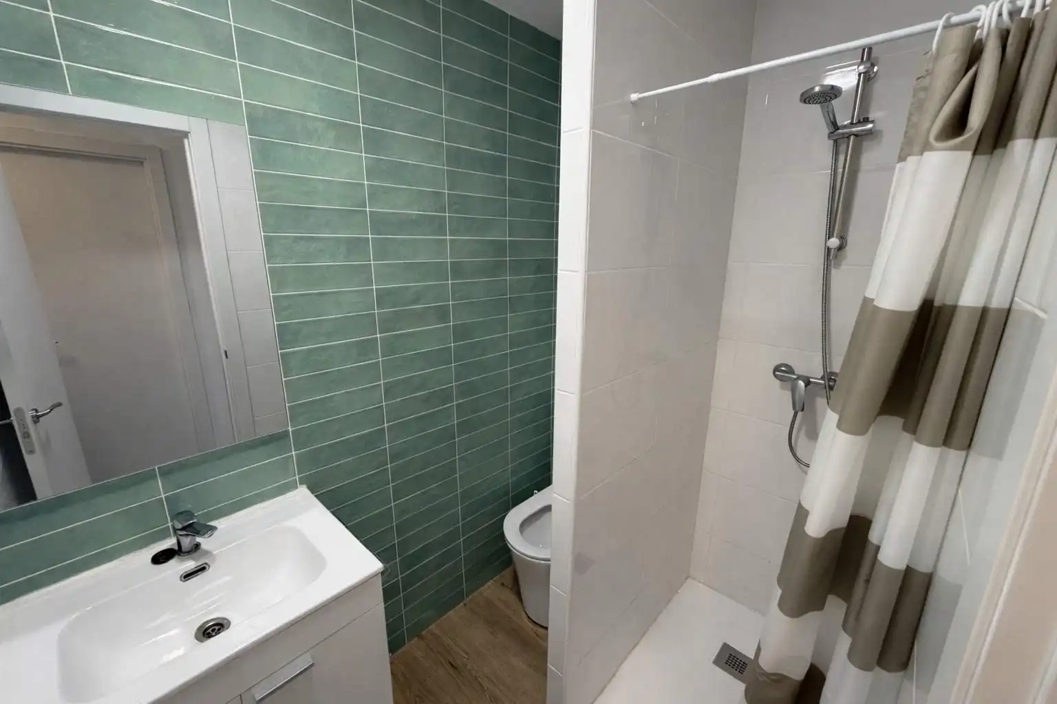 Baño de Piso en venta en Sevilla con Balcón