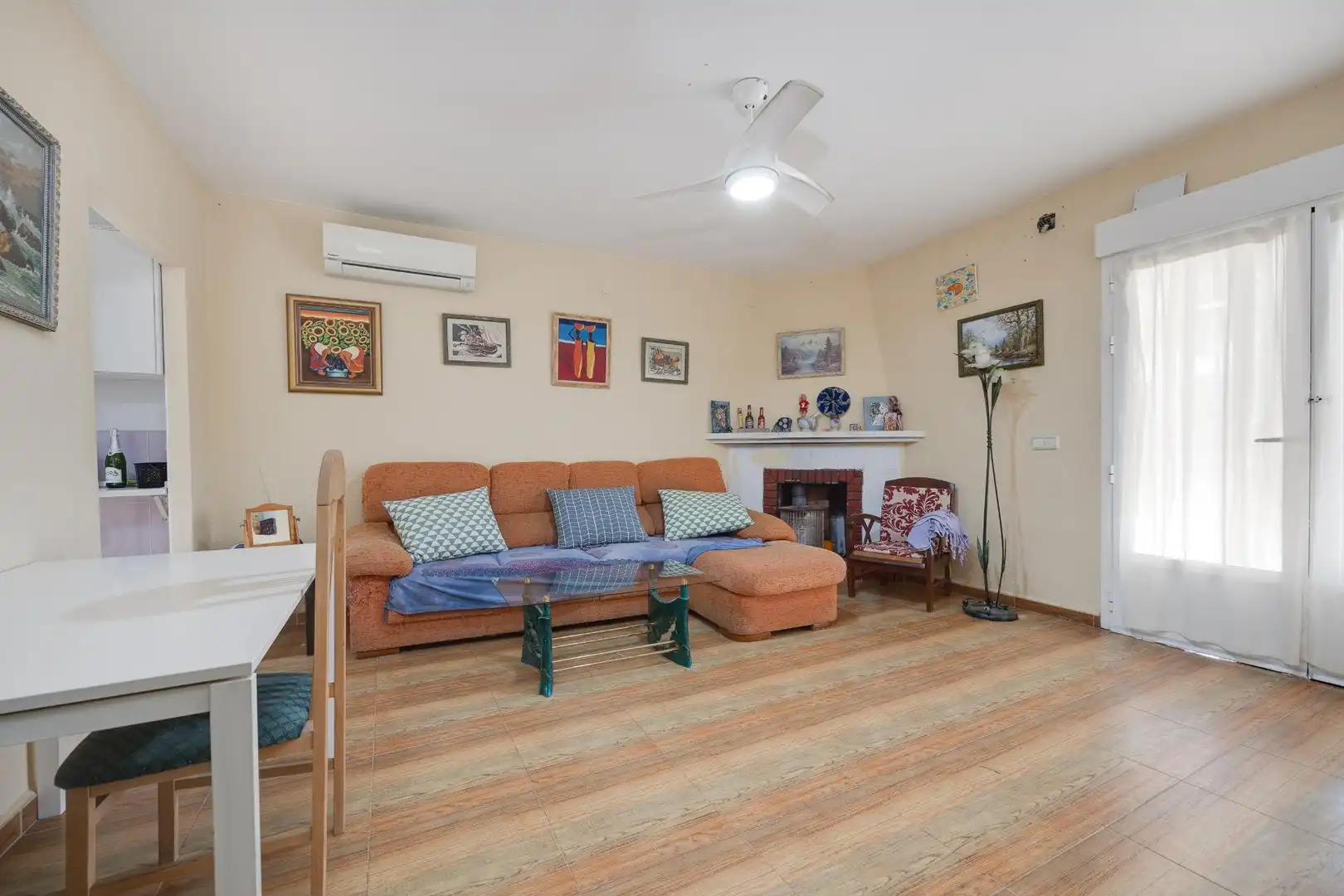 Sala de estar de Casa o chalet en venta en Torrevieja con Aire acondicionado, Jardín privado y Terraza