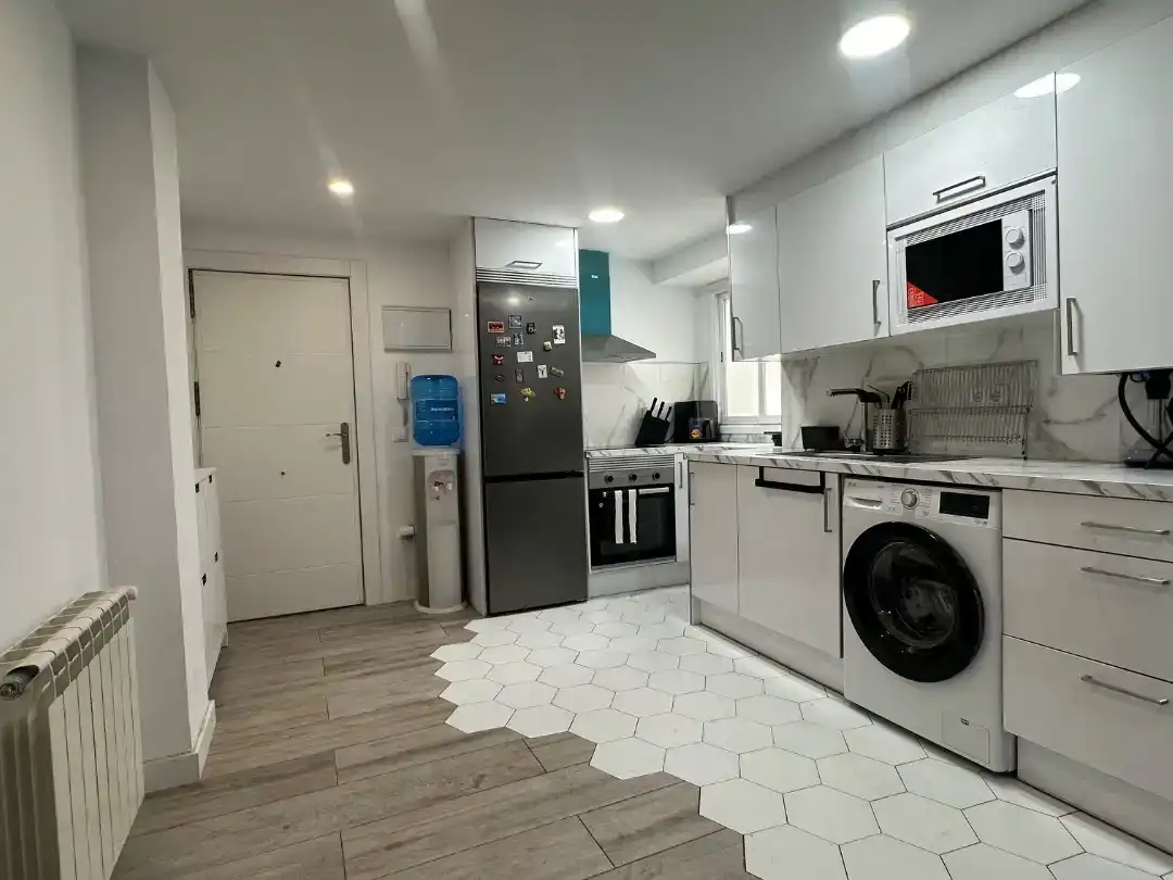 Küche von Wohnung zum Verkauf in  Zaragoza Capital mit Balkon