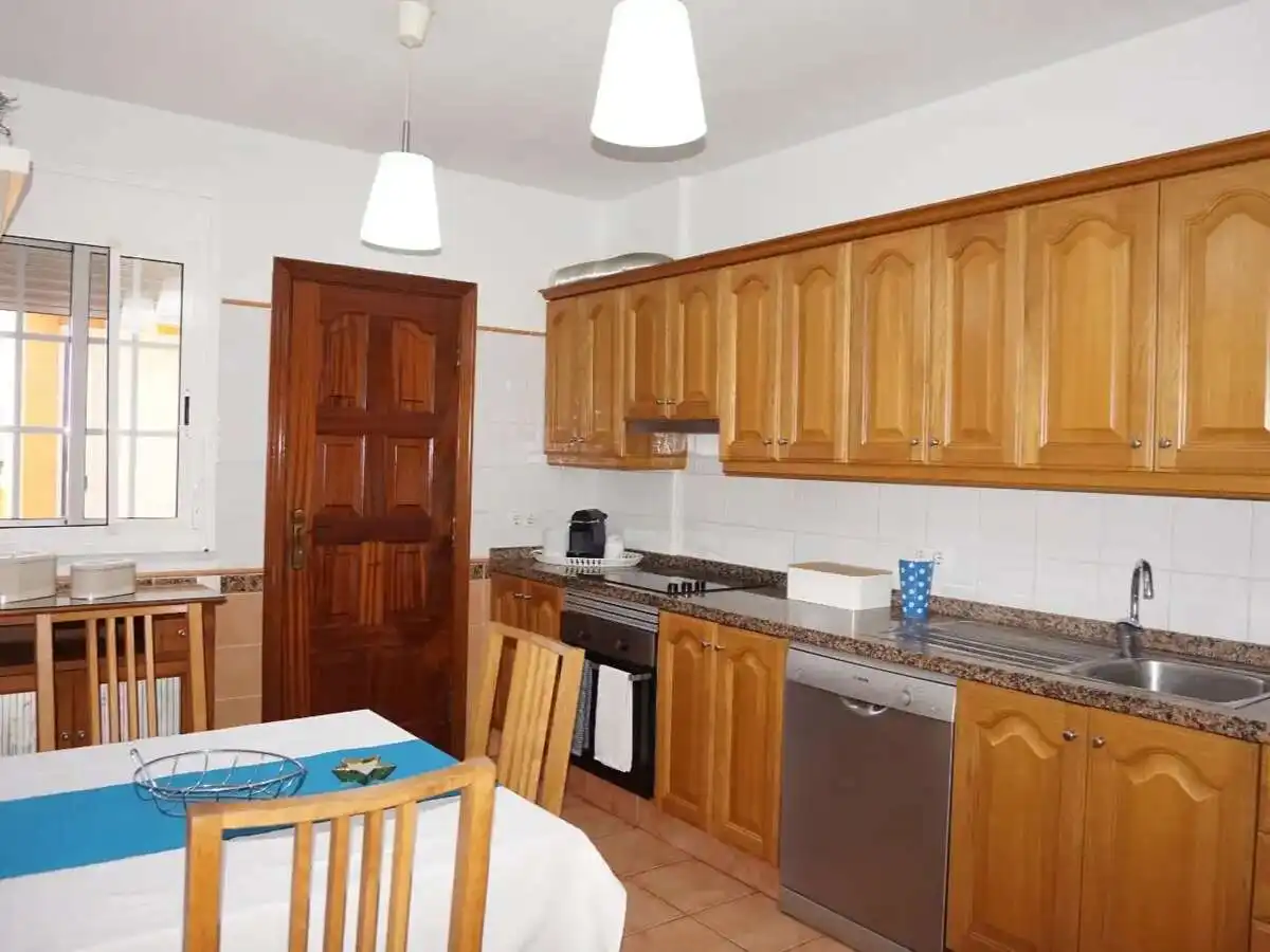Küche von Haus oder Chalet zum Verkauf in San Cristóbal de la Laguna mit Privatgarten und Abstellraum