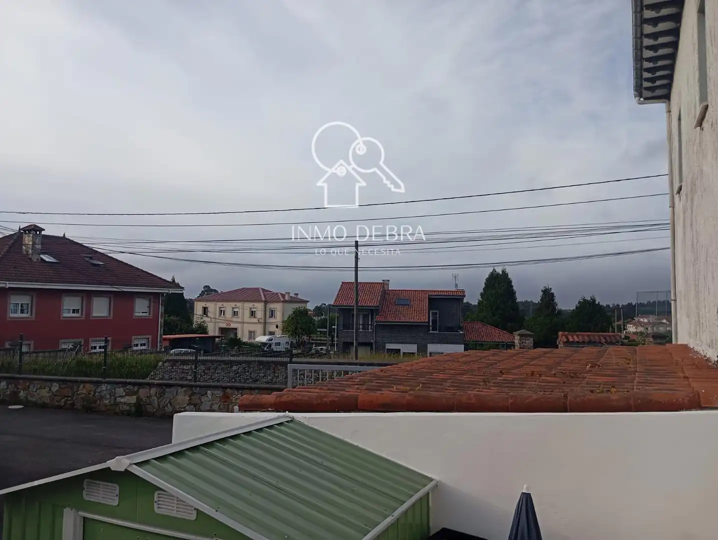 Außenansicht von Wohnung zum Verkauf in Muros de Nalón mit Terrasse, Abstellraum und Möbliert