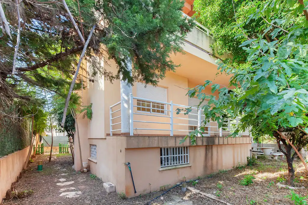 Vista exterior de Casa o xalet en venda en Park Nord - Casona