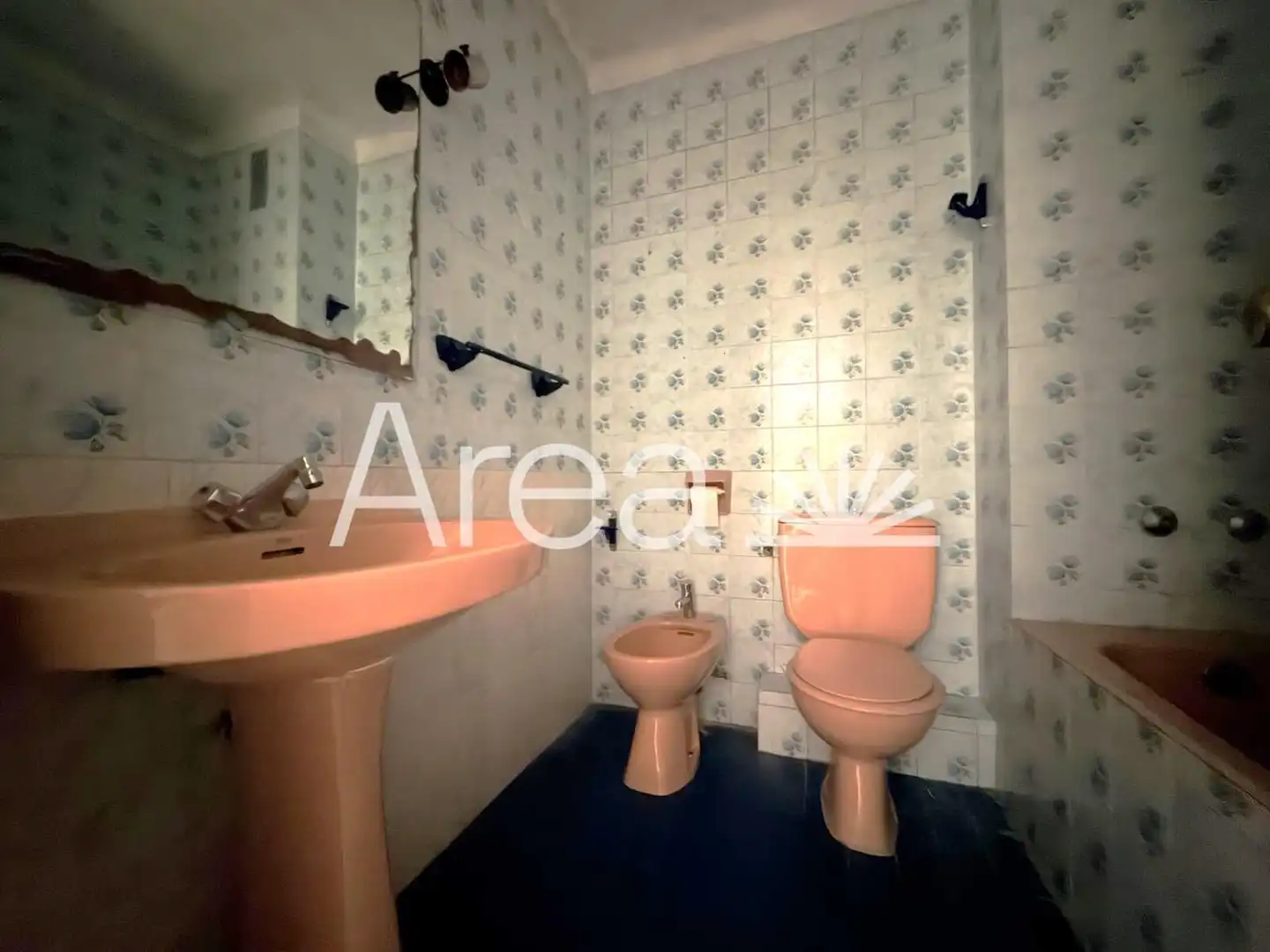 Bathroom of Flat for sale in Centre