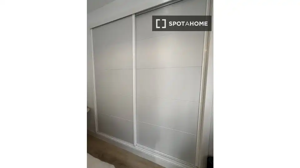 Bedroom of Flat for rent in Madrid  with Air Conditioner, Heating and Furnished