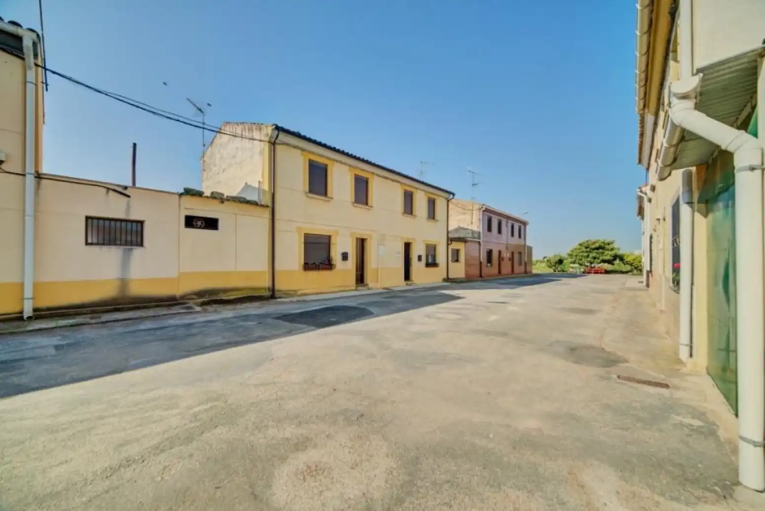 Vista exterior de Casa o xalet en venda en Mélida amb Calefacció i Traster