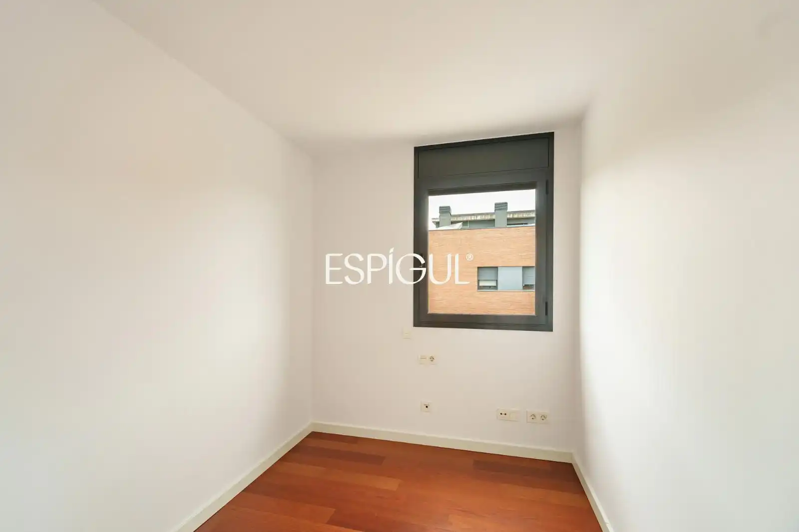 Bedroom of Flat for sale in Sant Cugat del Vallès  with Air Conditioner, Heating and Parquet flooring