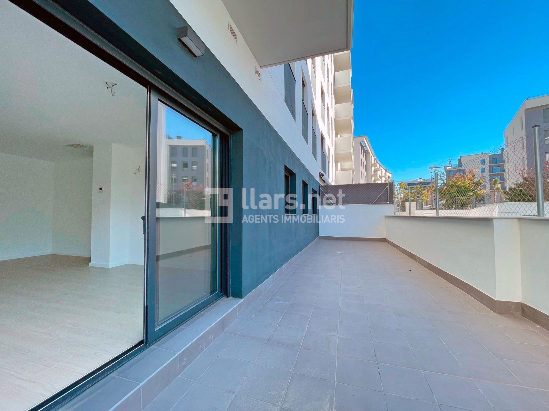 Flat to rent in Ronda de la Masia Nova, Mas d'En Serra - Els Cards