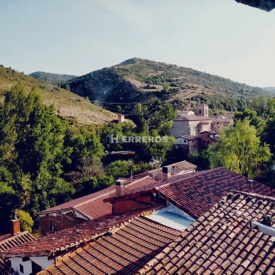 Vista exterior de Casa o xalet en venda en Cabezón de Cameros amb Calefacció, Traster i Moblat