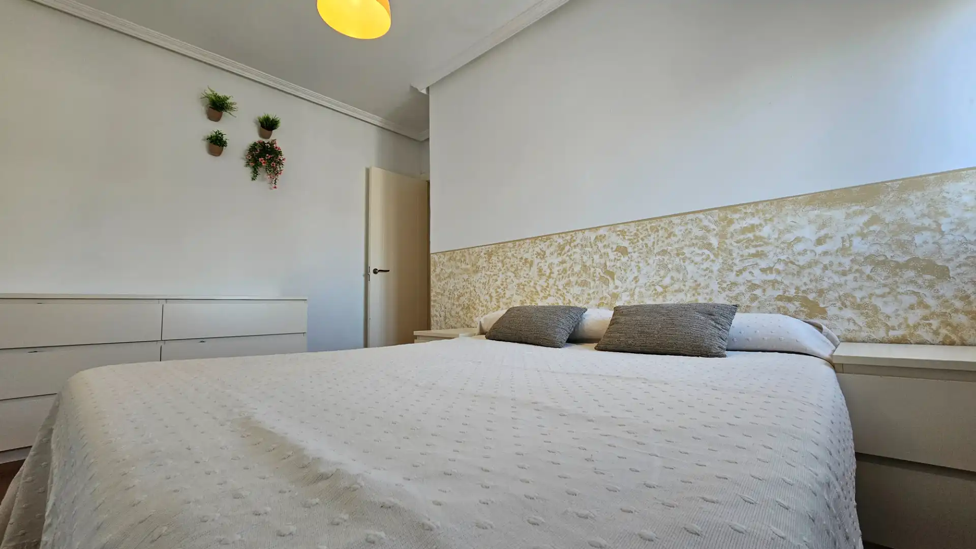 Habitación de Piso en venta en Zaragoza con Calefacción y Amueblado