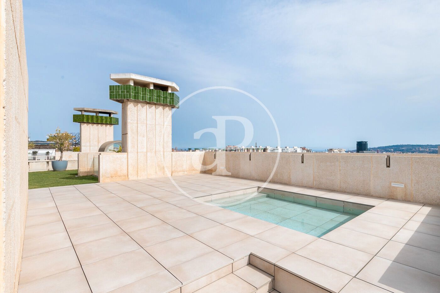 Swimming pool of Attic for sale in  Barcelona Capital  with Air Conditioner, Heating and Private garden