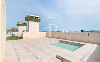 Swimming pool of Attic for sale in  Barcelona Capital  with Air Conditioner, Heating and Private garden