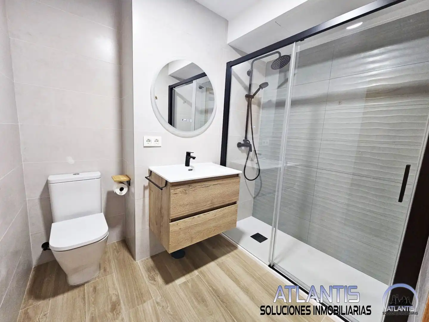 Bathroom of Flat for rent in San Pablo - Santa Justa