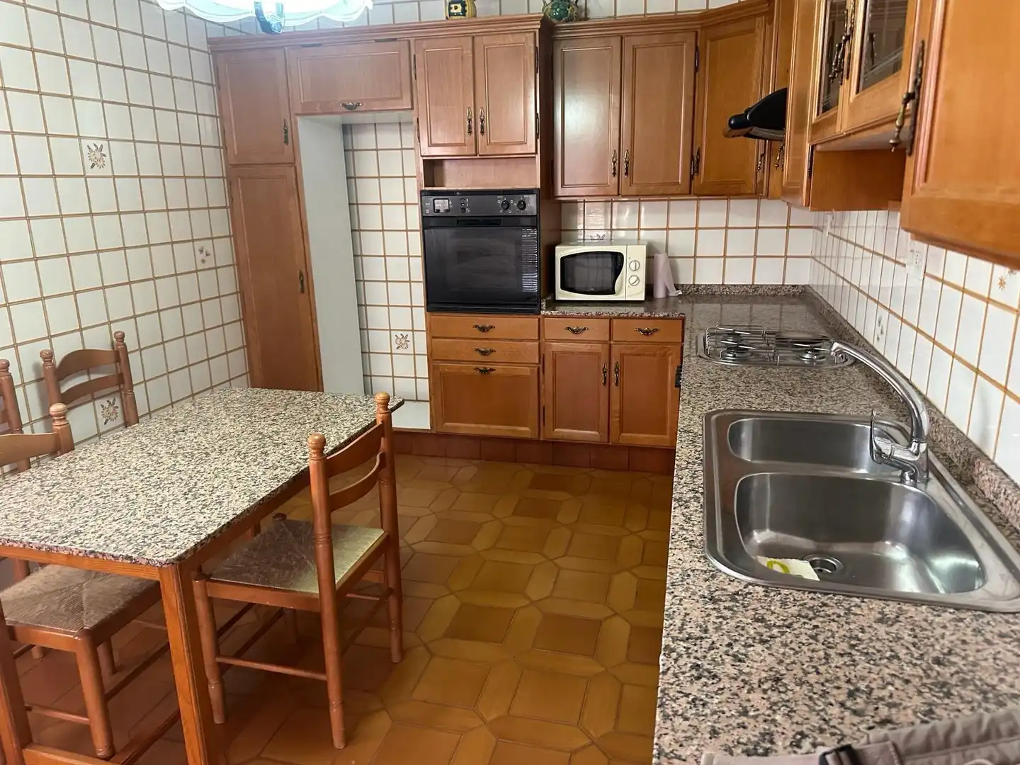 Cocina de Casa adosada en venta en Salinas con Calefacción, Jardín privado y Terraza