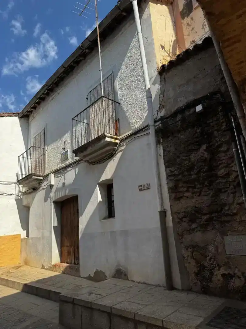 Vista exterior de Casa adosada en venda en Guadalupe amb Jardí privat i Balcó