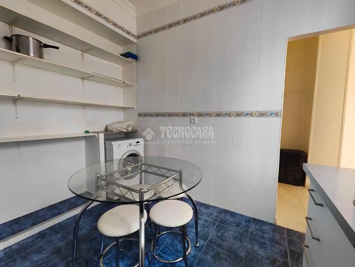 Cuina de Casa o xalet en venda en Los Palacios y Villafranca amb Aire condicionat